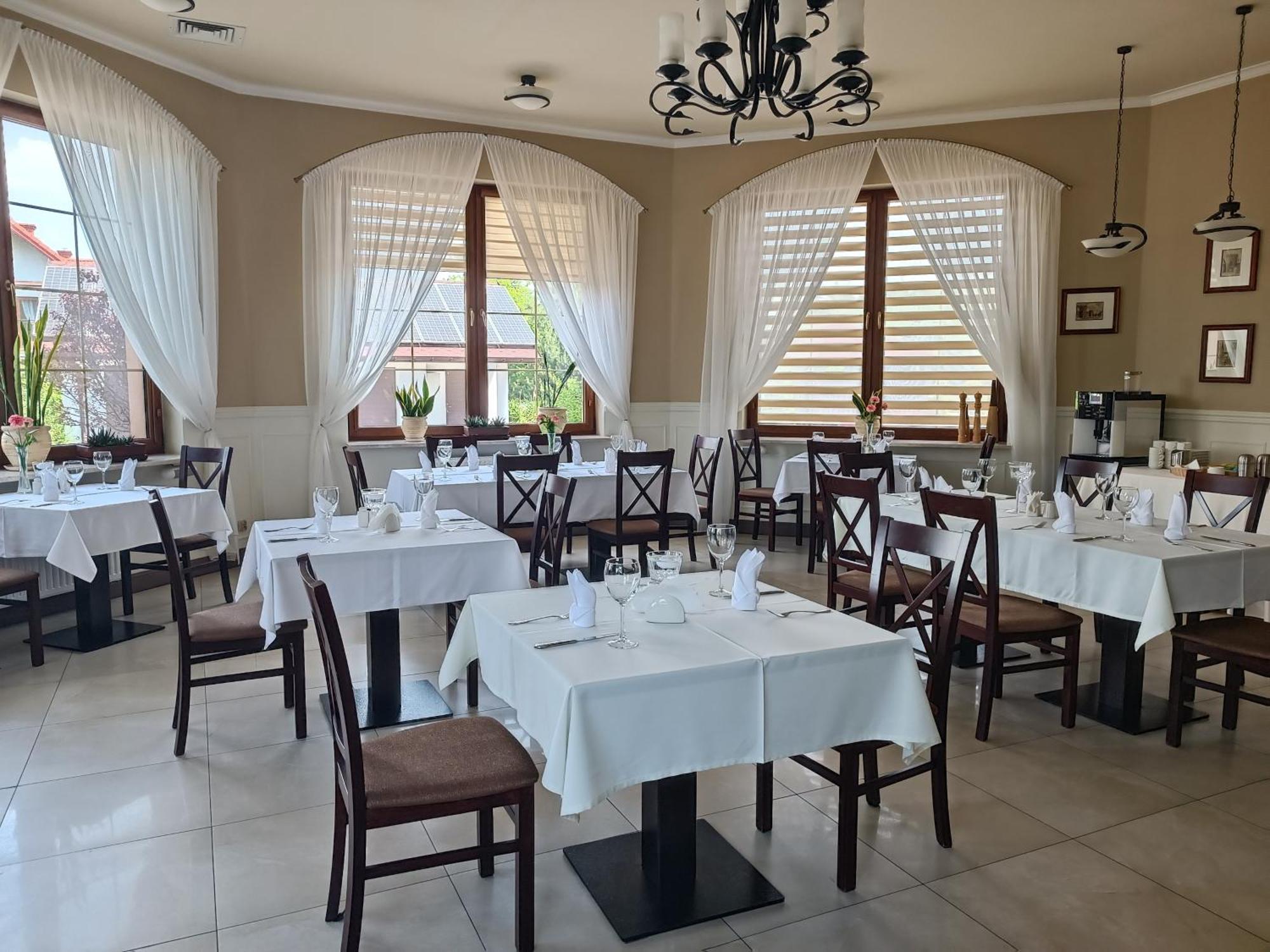 Hotel Ambasada Krobia Εξωτερικό φωτογραφία